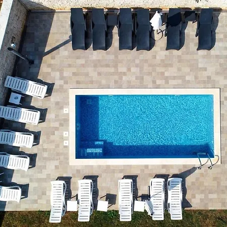 Adamovic With Shared Pool Umago