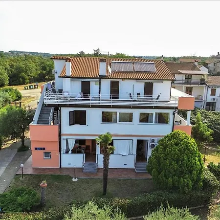 Affittacamere Adamovic With Shared Pool *