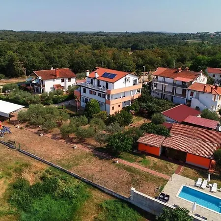 Adamovic With Shared Pool Umag