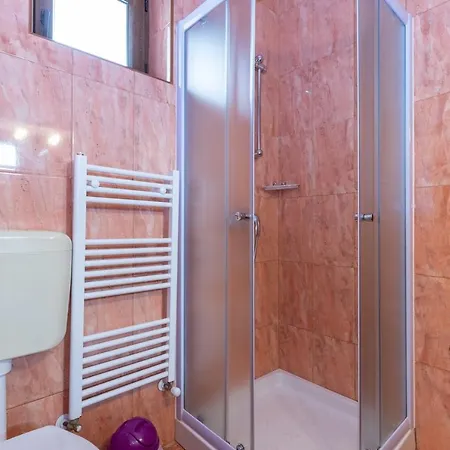 Guest house Adamovic With Shared Pool Umag