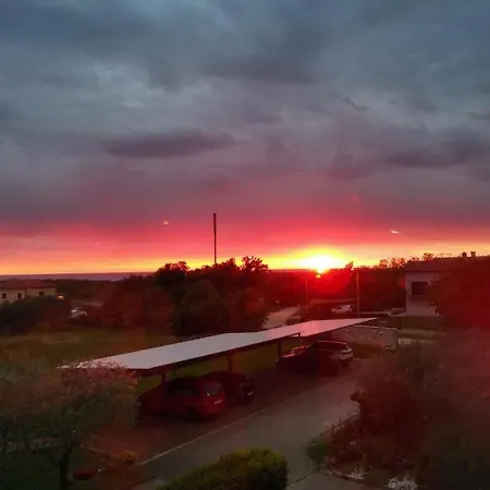 Guest house Adamovic With Shared Pool Umag